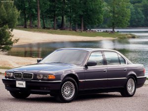 BMW 7 Series 750i E38