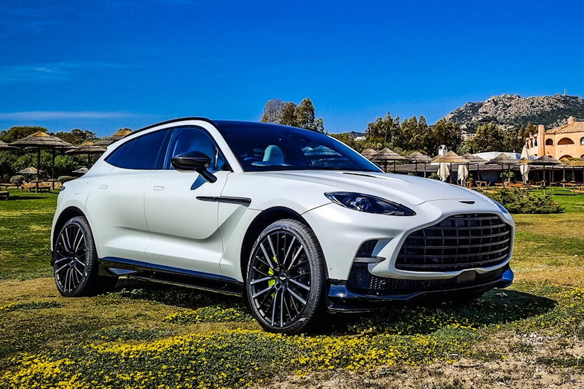 Aston-Martin DBX 707 4.0 V8 Twin Turbo